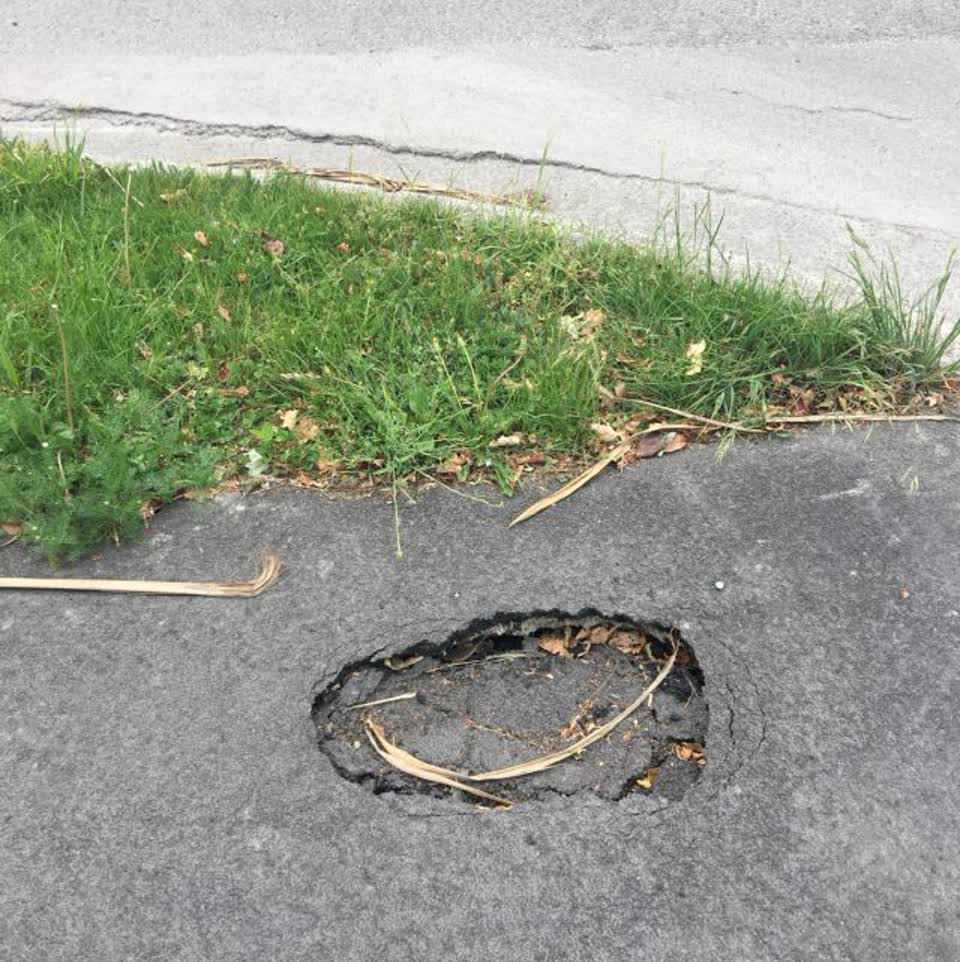 The photograph attached to this roading/streets report