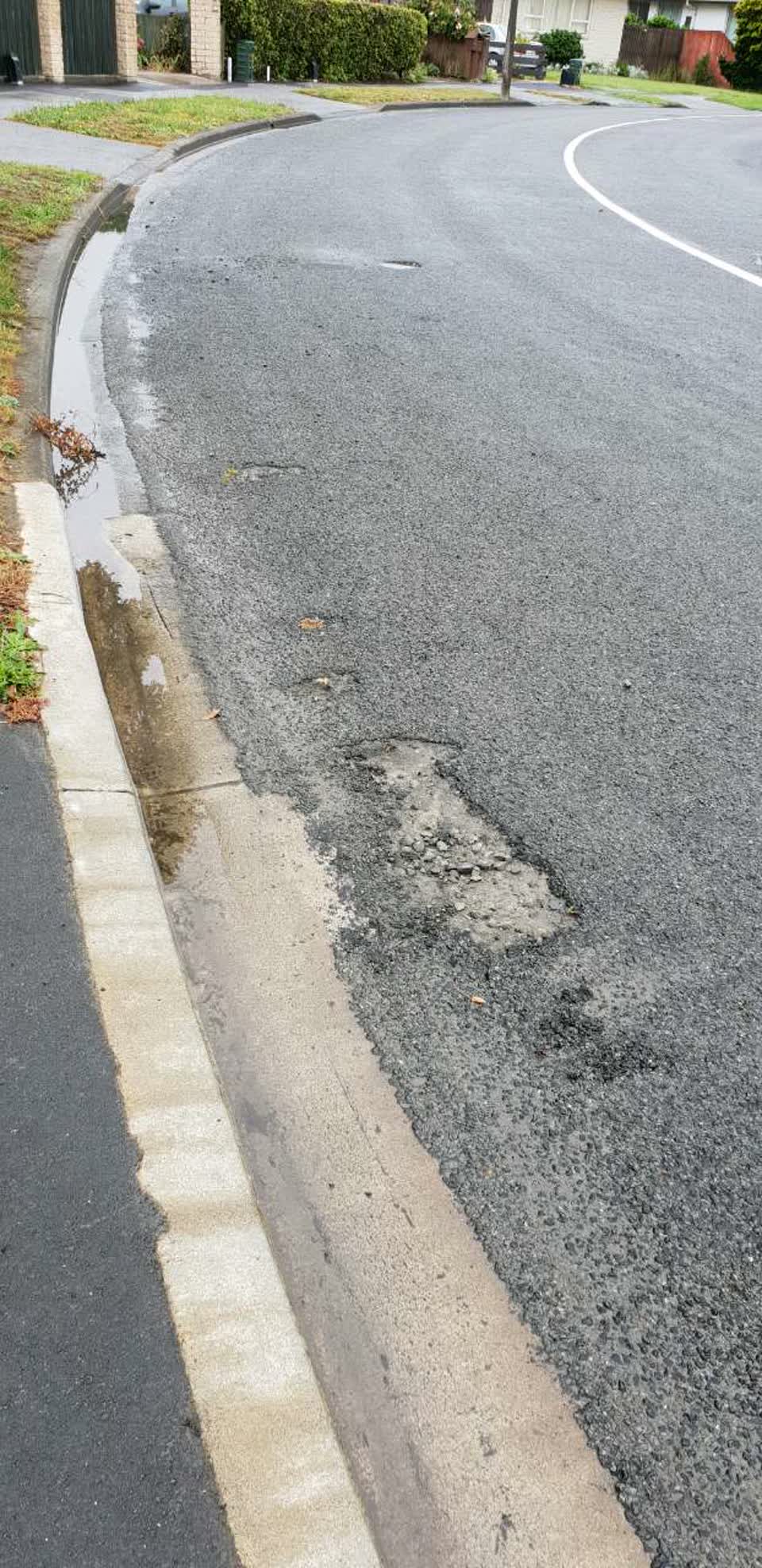 The photograph attached to this roading/streets report