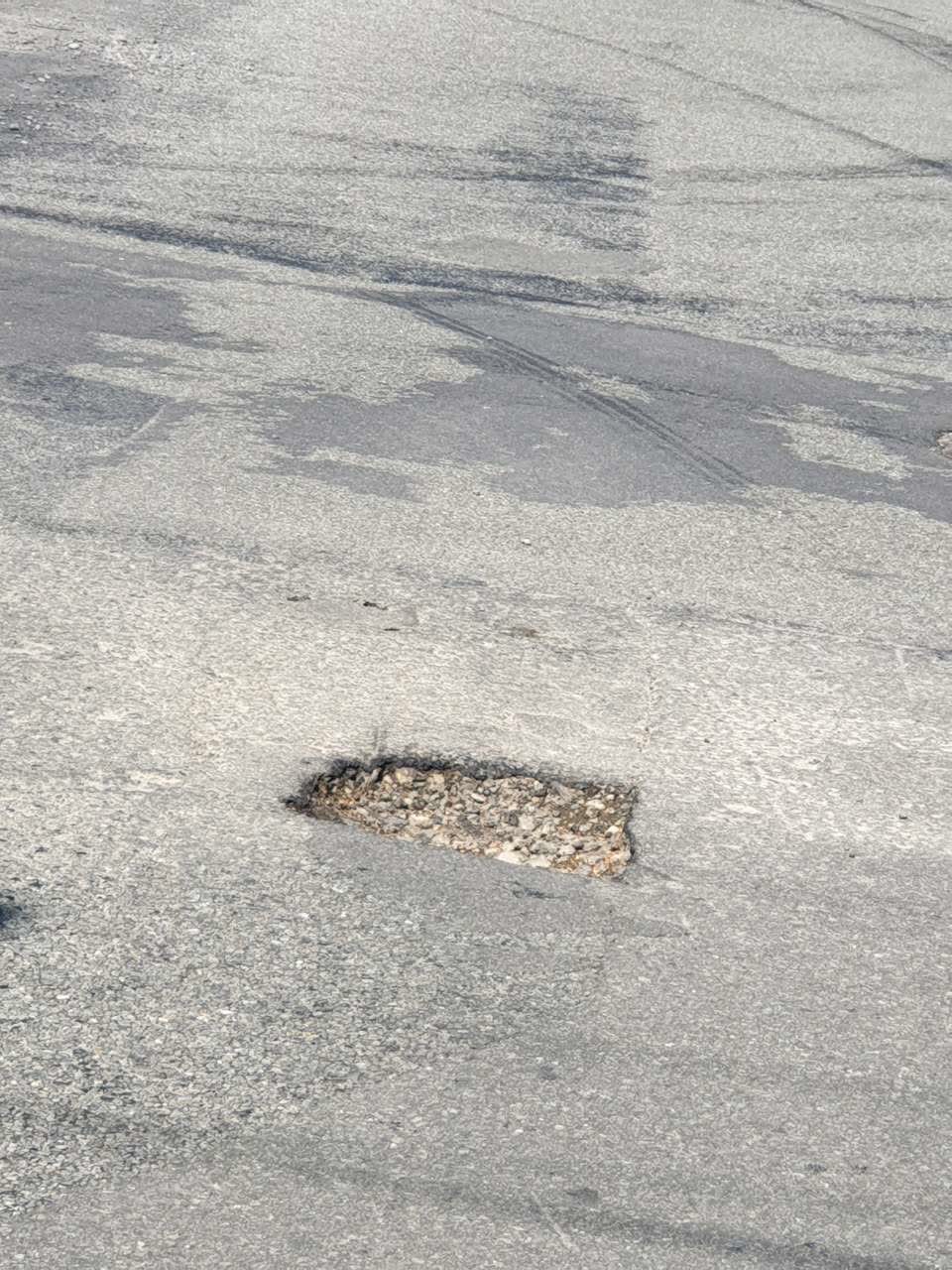 The photograph attached to this roading/streets report