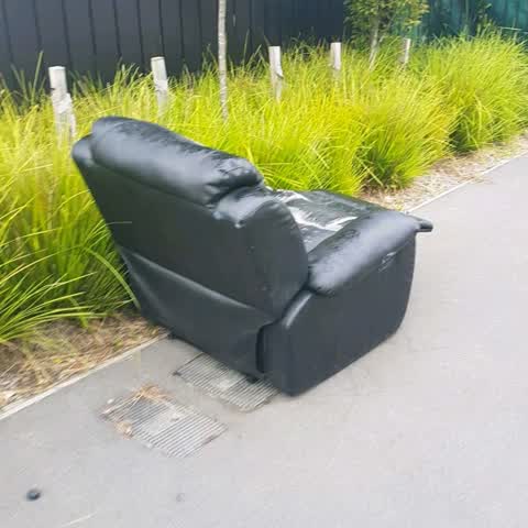 Rubbish/Recycling, a report photo