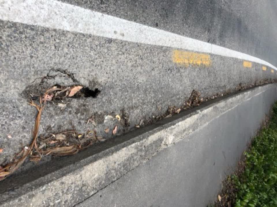 The photograph attached to this roading/streets report
