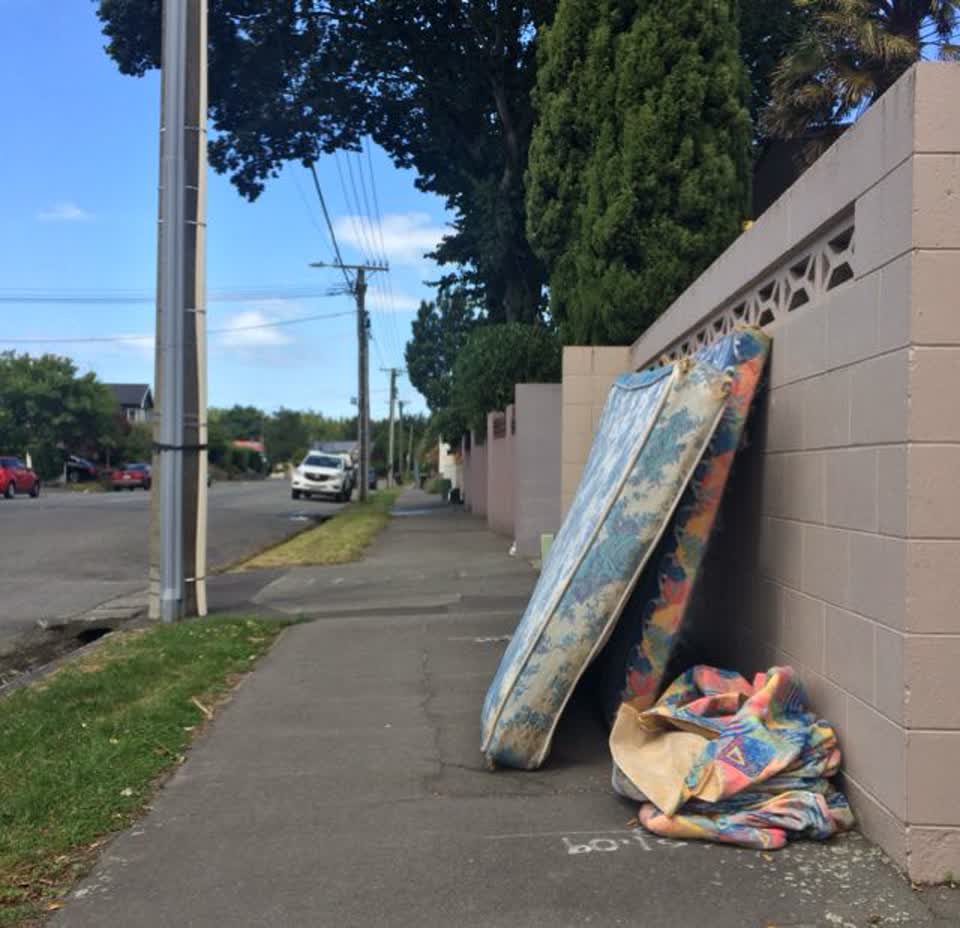 The photograph attached to this rubbish/recycling report