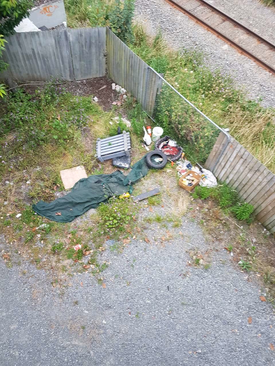 The photograph attached to this rubbish/recycling report