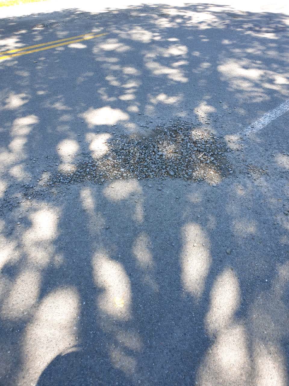 The photograph attached to this roading/streets report