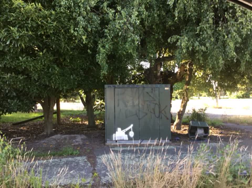 The photograph attached to this graffiti report
