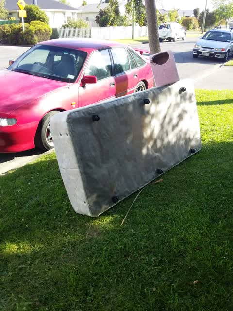 Rubbish/Recycling, a report photo