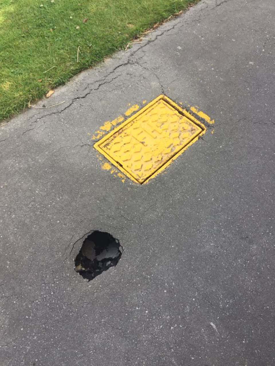 The photograph attached to this roading/streets report