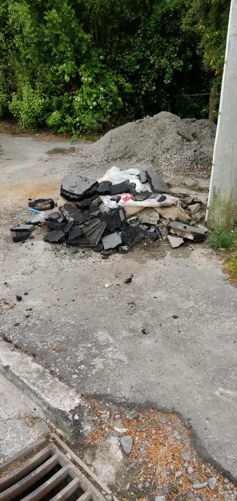 Rubbish/Recycling, a report photo