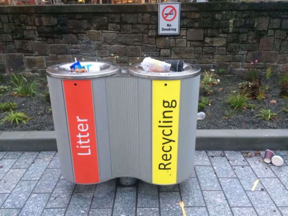 The photograph attached to this rubbish/recycling report