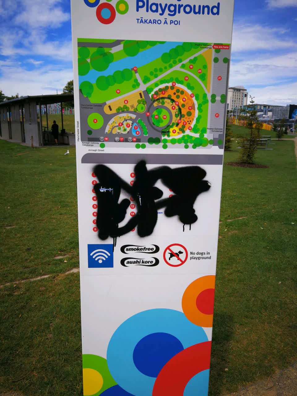 The photograph attached to this graffiti report