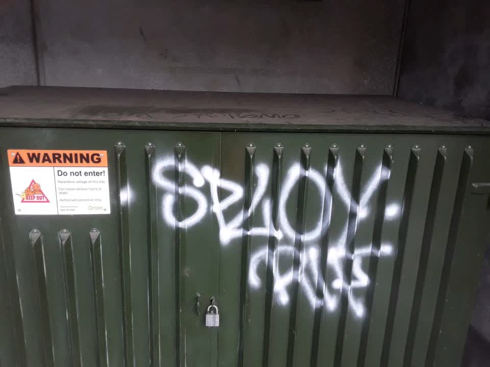 The photograph attached to this graffiti report
