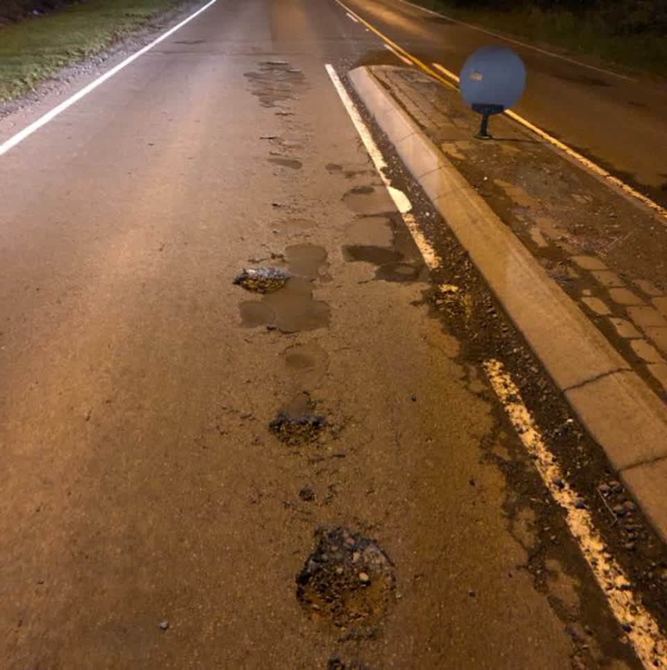 The photograph attached to this roading/streets report