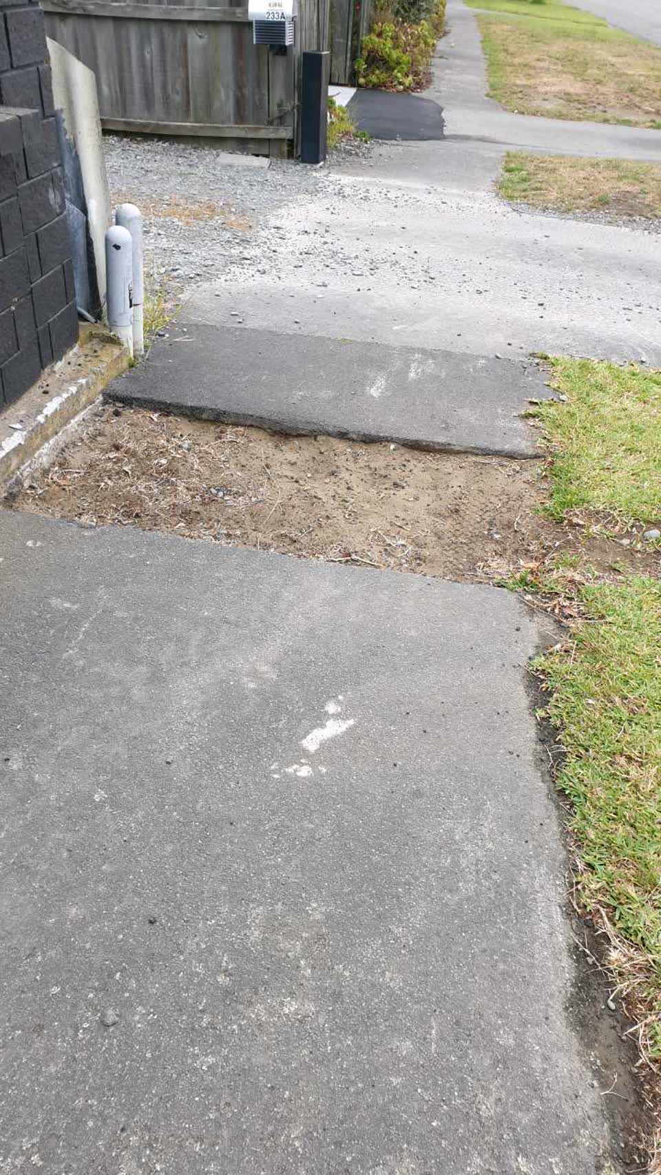 The photograph attached to this roading/streets report