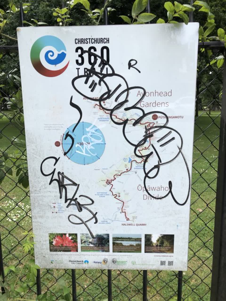 The photograph attached to this graffiti report