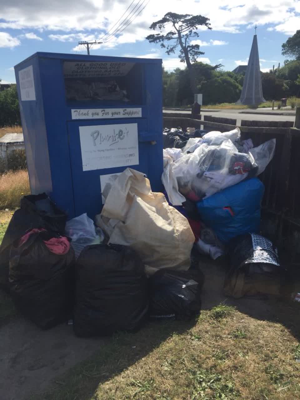 The photograph attached to this rubbish/recycling report