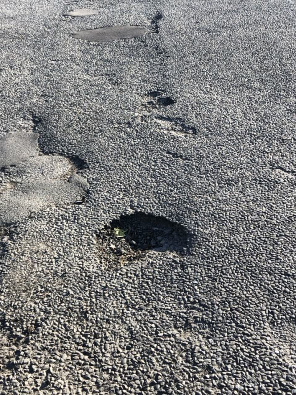 The photograph attached to this roading/streets report