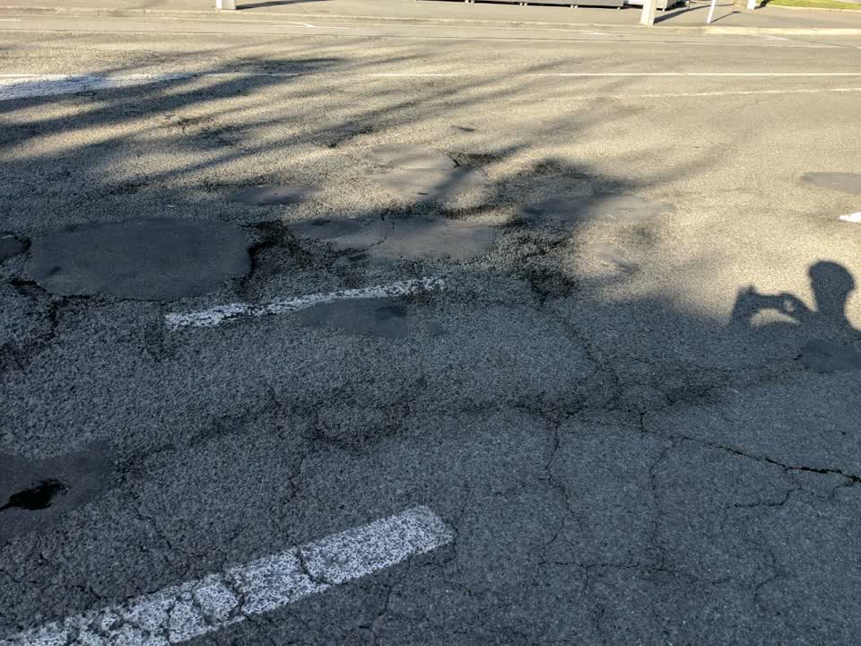 The photograph attached to this roading/streets report