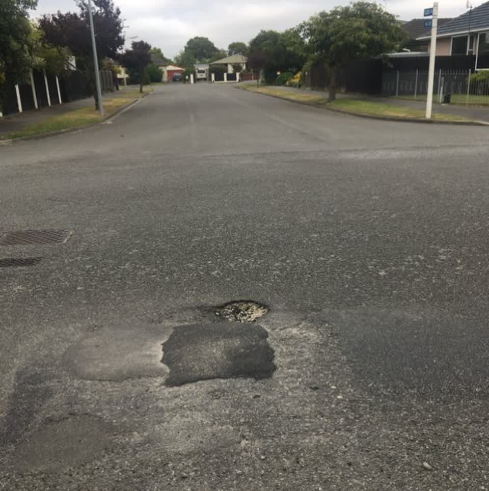 The photograph attached to this roading/streets report
