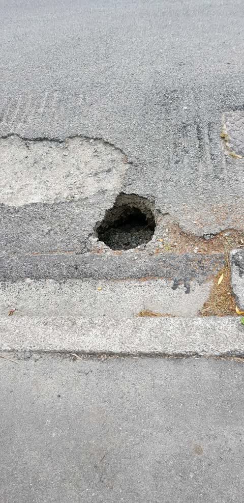 Roading/Streets, a report photo