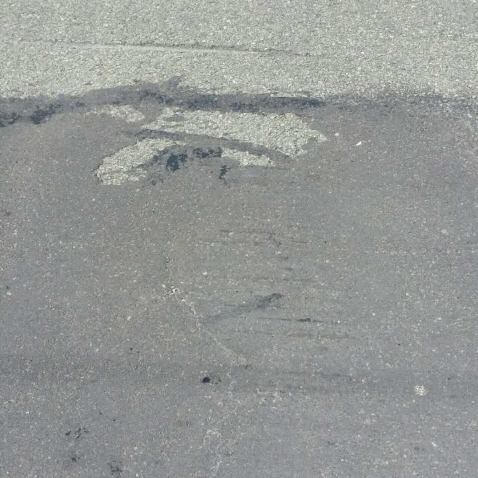 The photograph attached to this roading/streets report