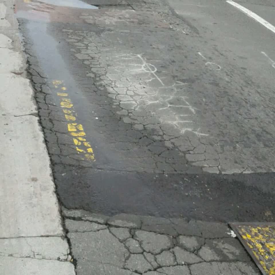 The photograph attached to this roading/streets report