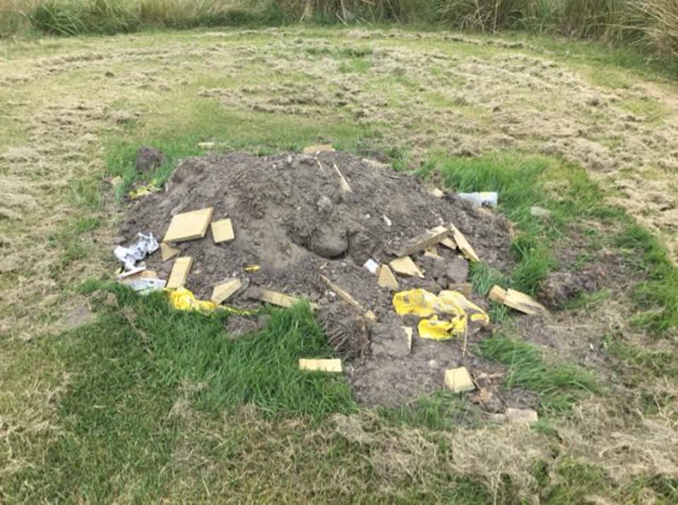 The photograph attached to this rubbish/recycling report