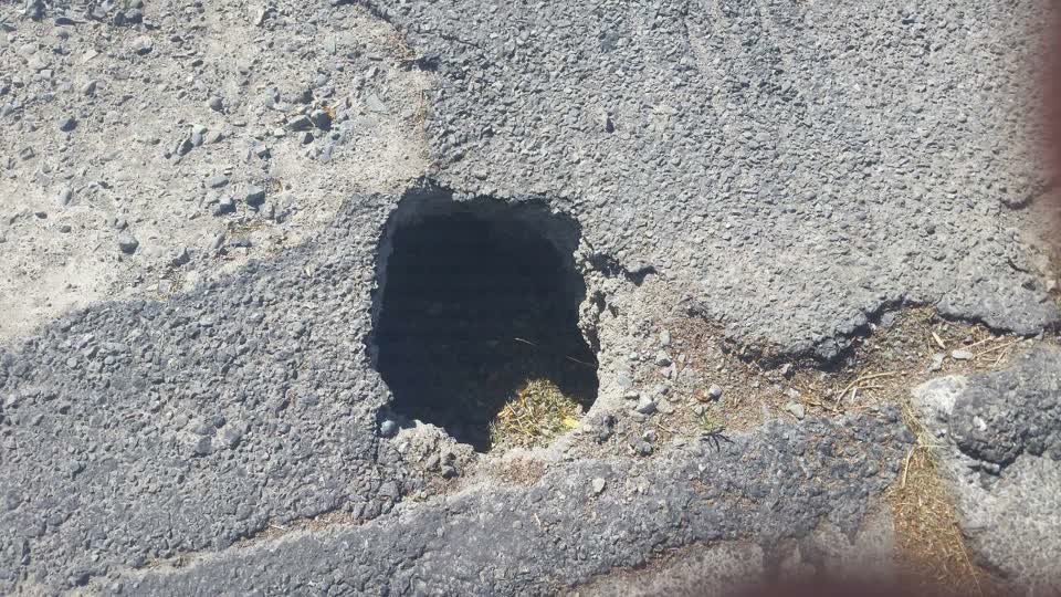 The photograph attached to this roading/streets report