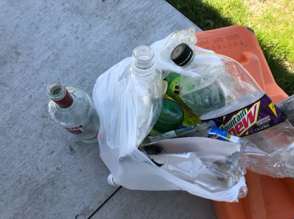 The photograph attached to this rubbish/recycling report