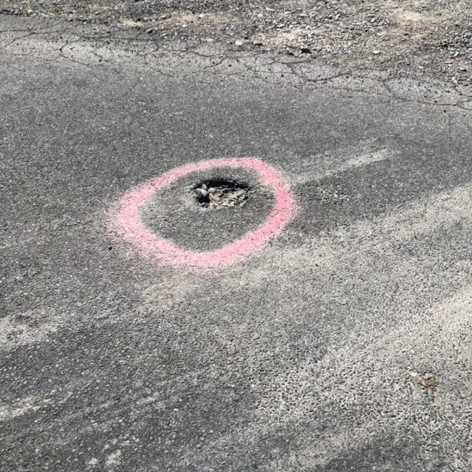 The photograph attached to this roading/streets report