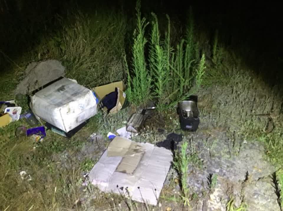 The photograph attached to this rubbish/recycling report
