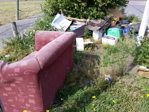 Rubbish/Recycling, a report photo