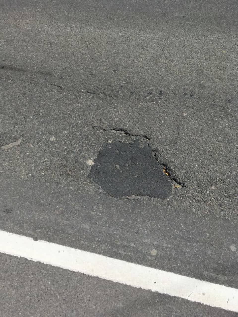The photograph attached to this roading/streets report