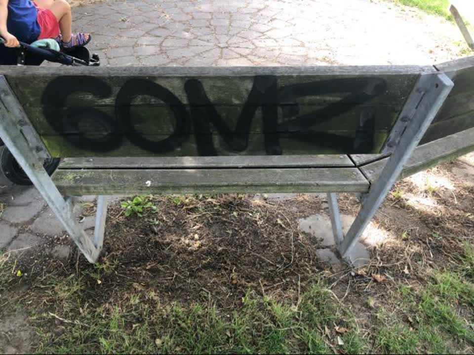 The photograph attached to this graffiti report