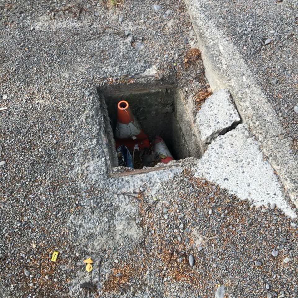 The photograph attached to this roading/streets report