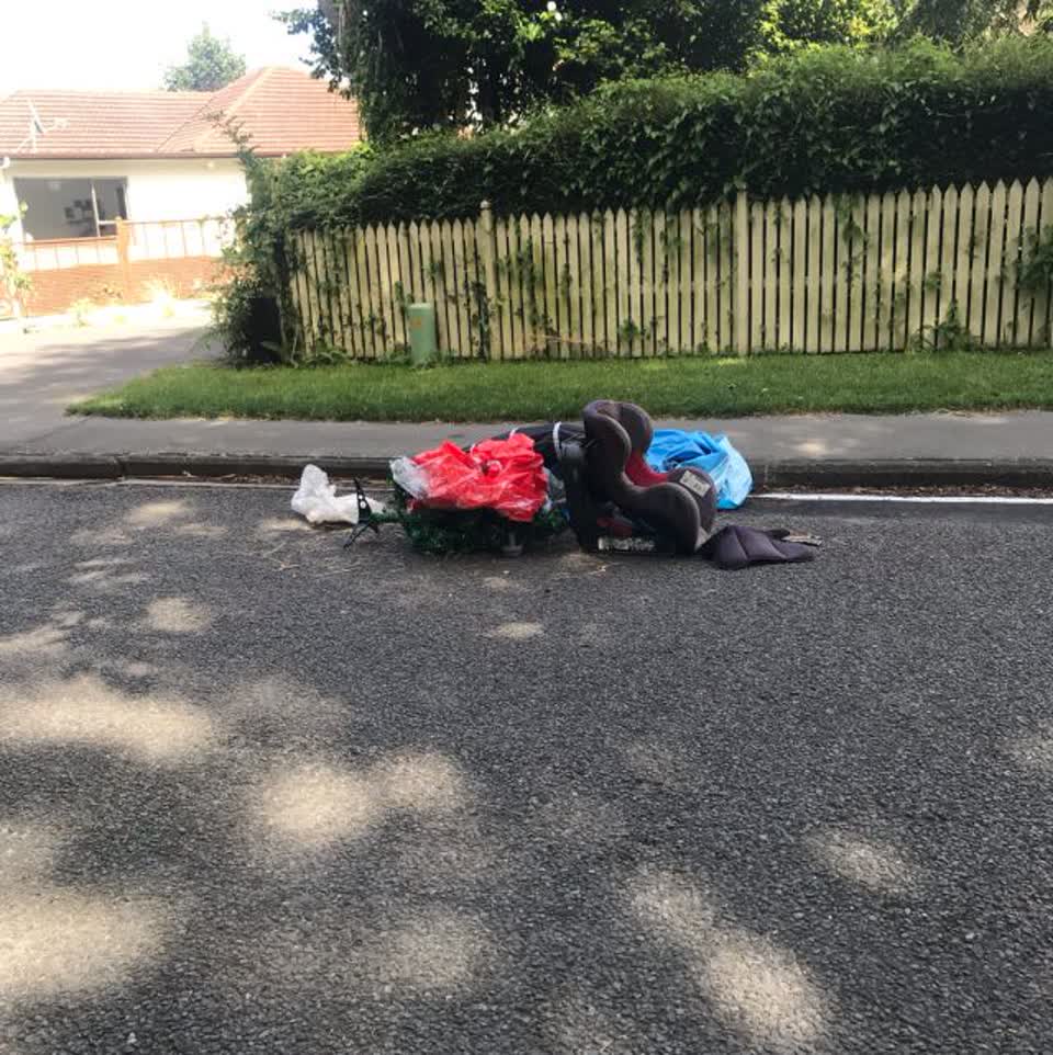 The photograph attached to this rubbish/recycling report