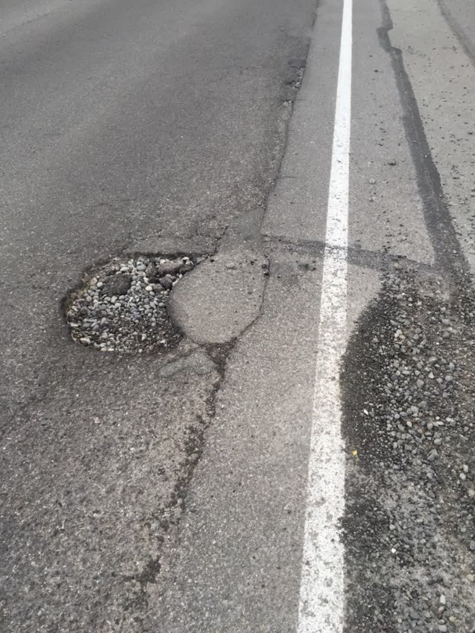 The photograph attached to this roading/streets report