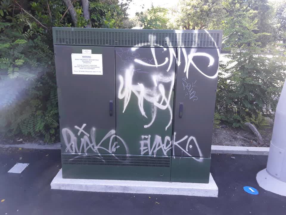 The photograph attached to this graffiti report
