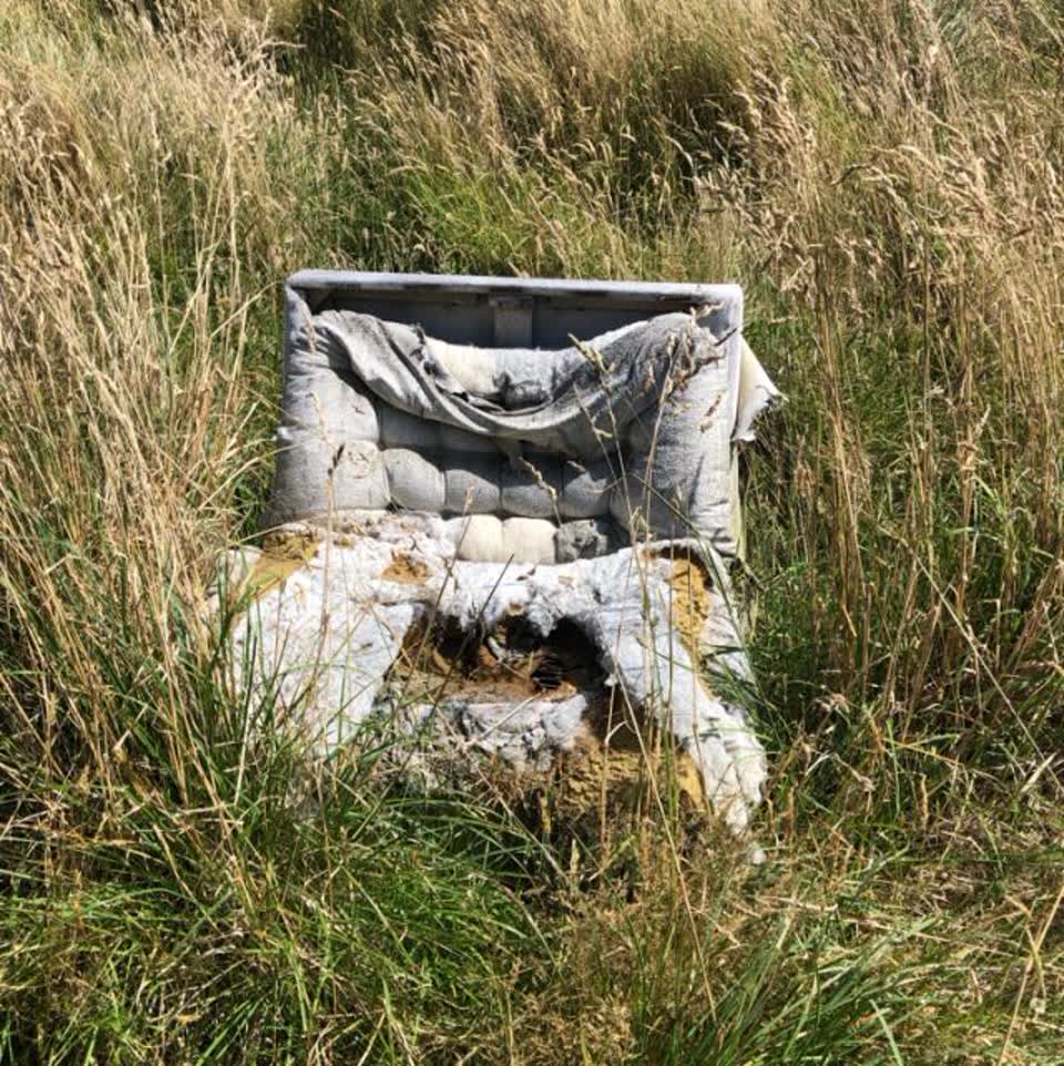 The photograph attached to this rubbish/recycling report