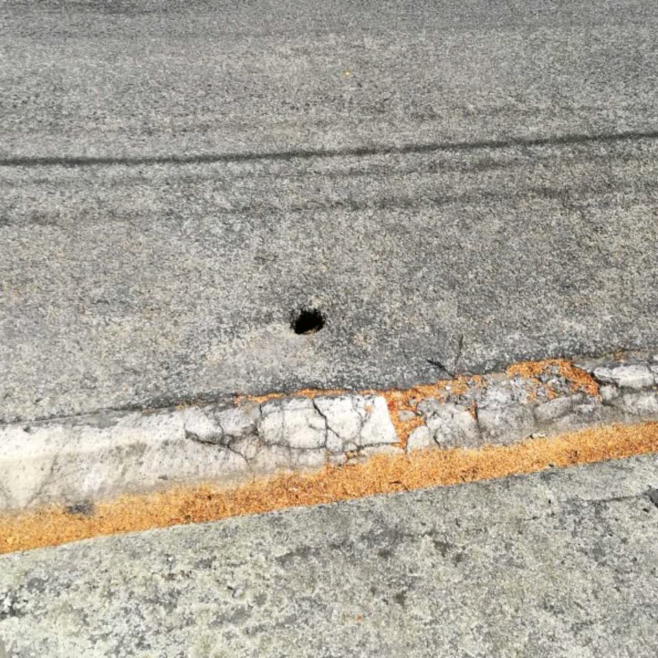 The photograph attached to this roading/streets report
