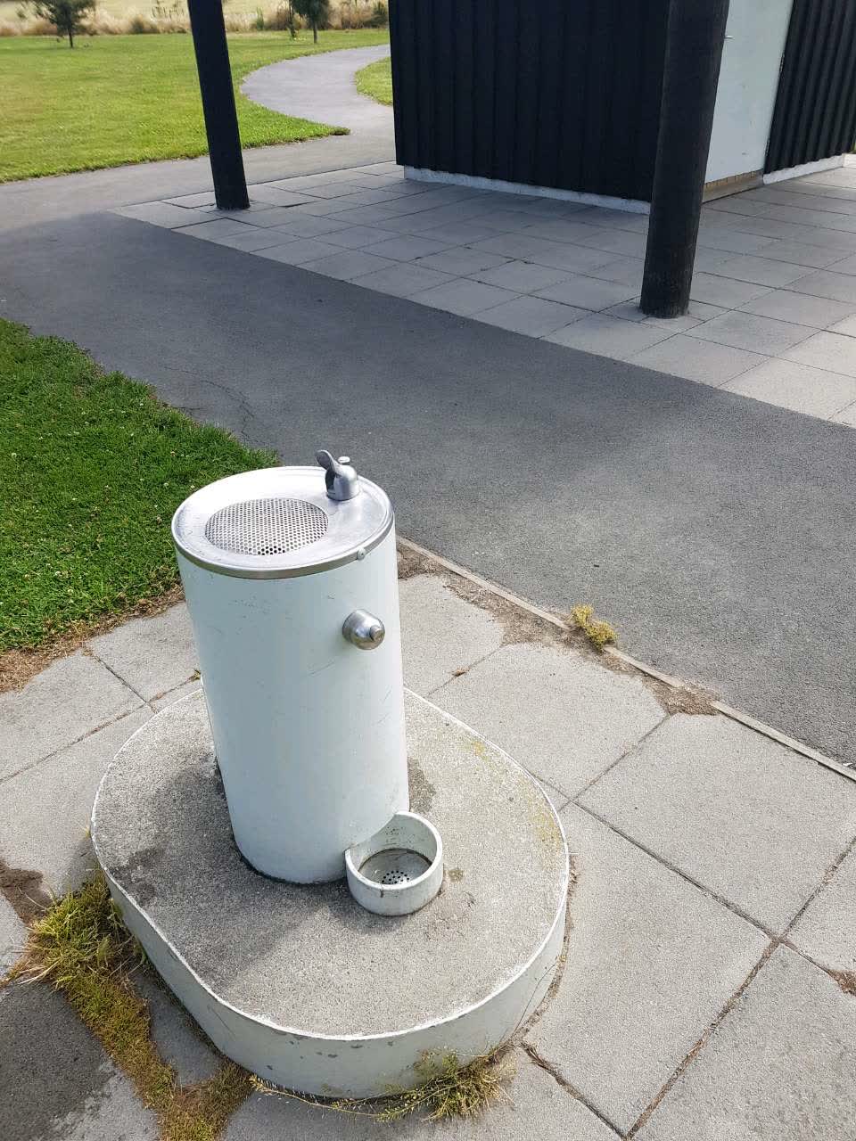 The photograph attached to this water supply report