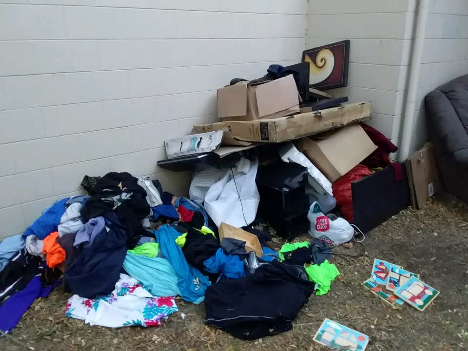 The photograph attached to this rubbish/recycling report