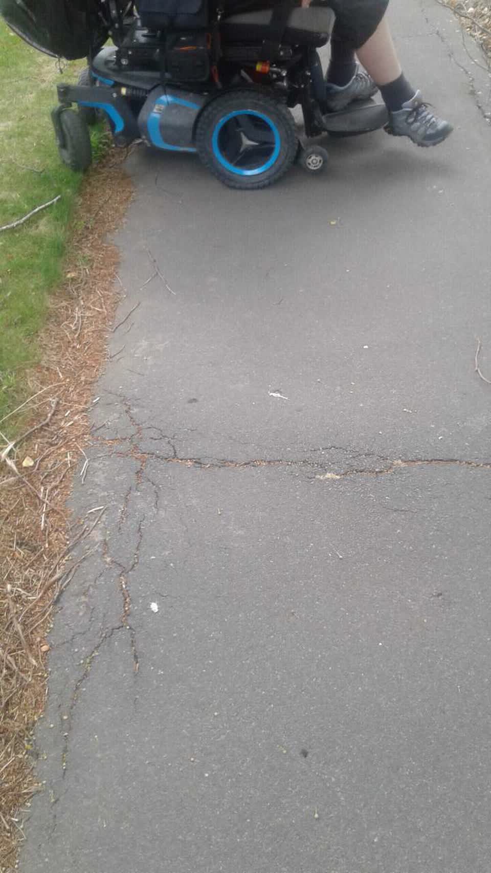 The photograph attached to this roading/streets report