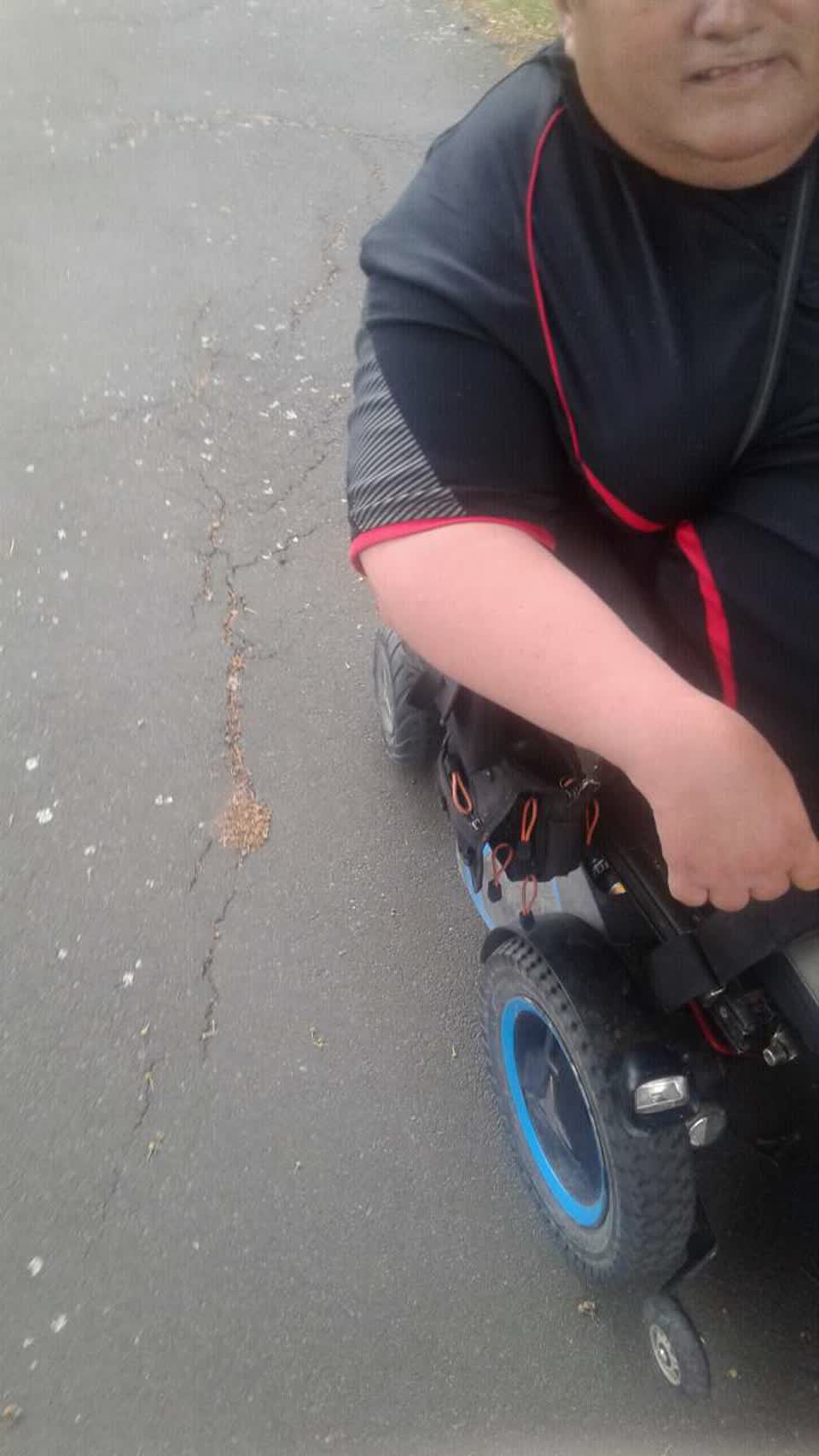 The photograph attached to this roading/streets report