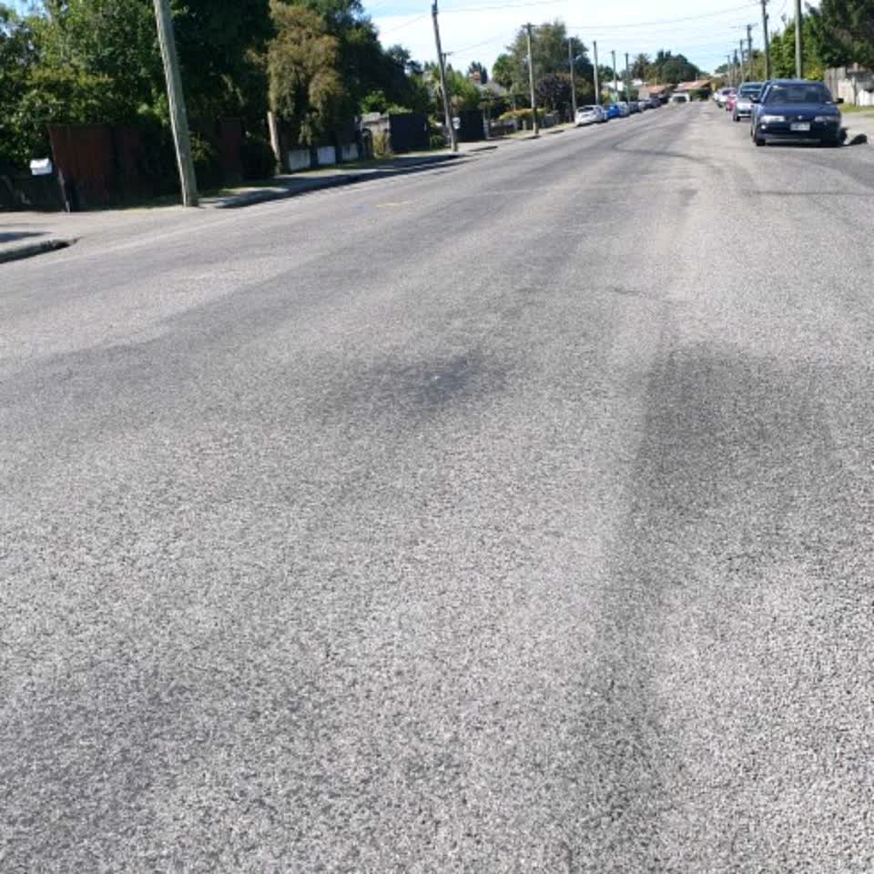 The photograph attached to this roading/streets report