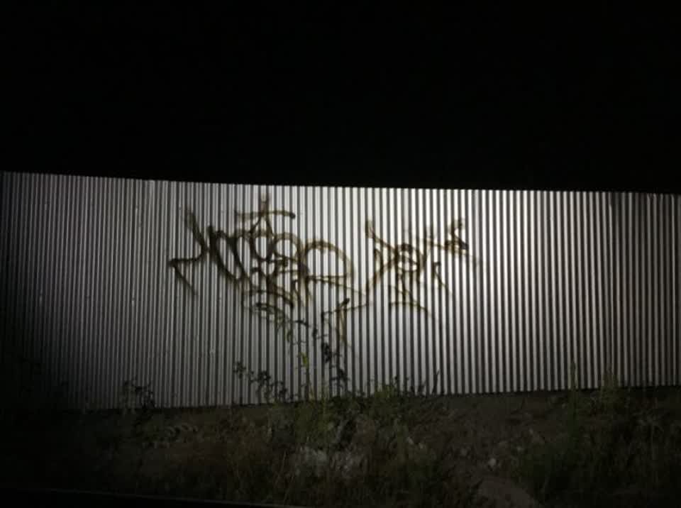 The photograph attached to this graffiti report