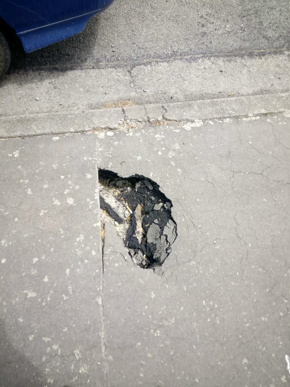 The photograph attached to this roading/streets report