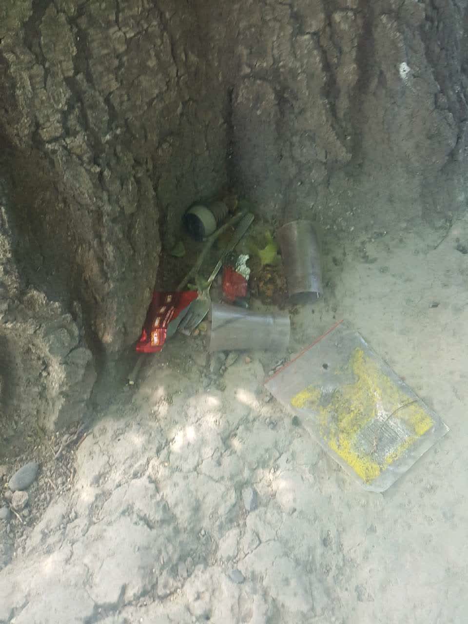 The photograph attached to this rubbish/recycling report