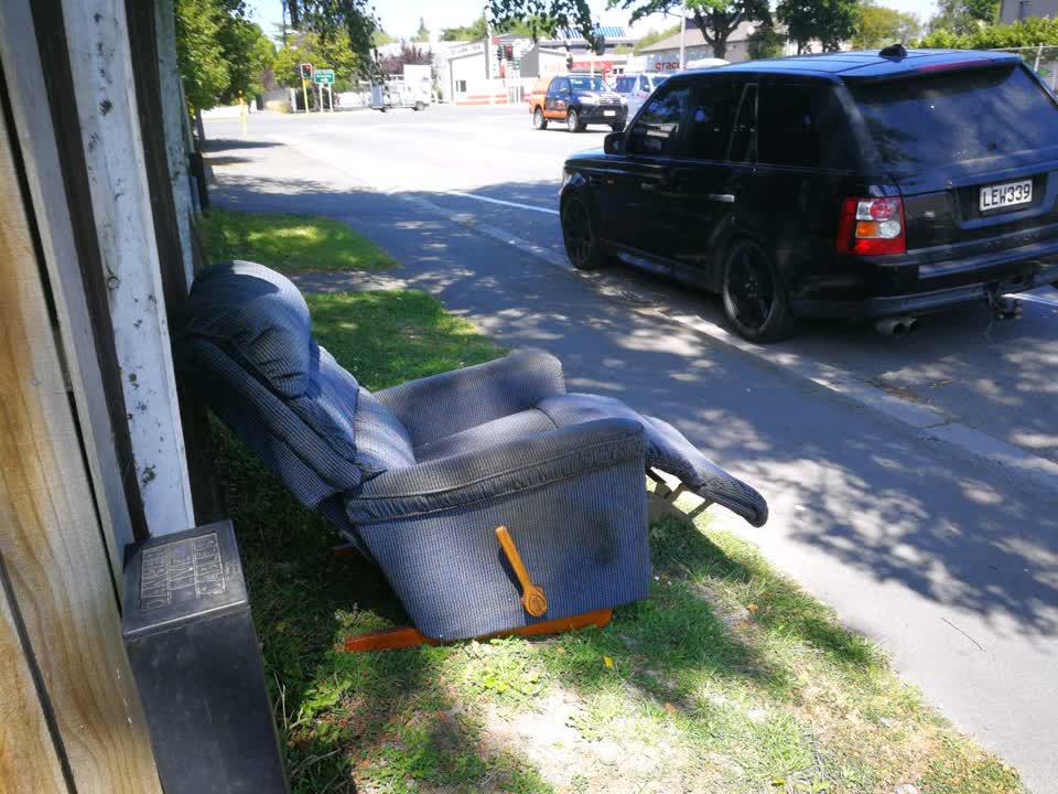 The photograph attached to this rubbish/recycling report