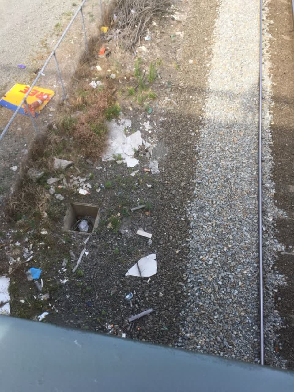 The photograph attached to this rubbish/recycling report