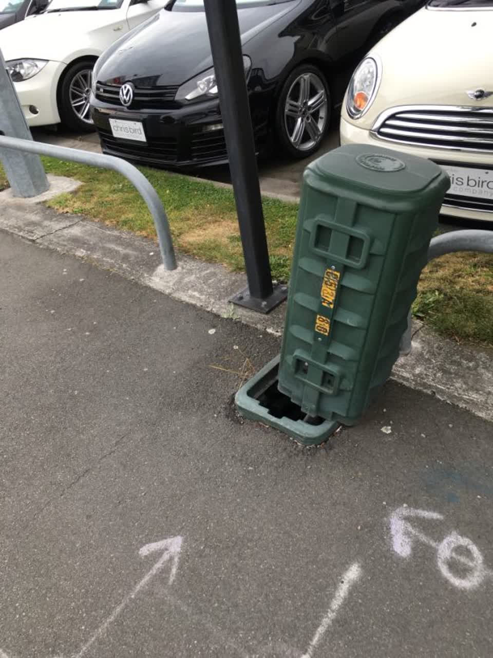The photograph attached to this roading/streets report